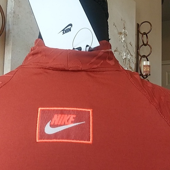 NWT Women's Nike Logo Print Mock-neck long Sleeve Top In Terracota. Size M - Picture 12 of 17